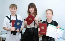 Сегодня мы с радостью поздравили наших талантливых ребят из объединений "Юные корреспонденты" и "Объектив"! 
