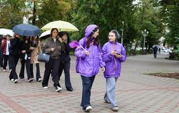 Это звук шагов волонтеров, которые спешат на помощь. Это голоса тех, кто никогда не проходит мимо чужой беды. Сегодня команда «Добро в сердце» (СОШ 8) убедилась в этом лично.