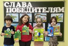 В клубе по месту жительства "Олимпия" ребята из объединения "ДПИ дошкольники" изготовили подарки для своих пап в честь Дня защитника Отечества
