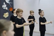 Наши юные артисты с огромным желанием и настойчивым усердием поделились практическим опытом, полученным в учебном 2024/25 году. Итоговый урок всецело был наполнен эмоциональными и неожиданными моментами.