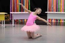 Наши юные артисты из хореографического ансамбля "Росинка" украсили праздник в студии раннего развития "Солнышко" своими яркими танцами!