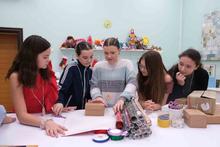 Квест объединил командную работу, логику и праздничное настроение, подарив участникам яркие эмоции и ощущение настоящего новогоднего волшебства 