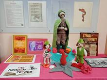 "Вечная слава героям, за Родину жизнь отдавшим!"