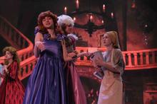 Желаем всем участникам удачи, вдохновения! Пусть сцена сегодня станет для вас местом настоящей магии 